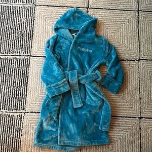 Turquoise plush bath robe with “Madeline” embroidery